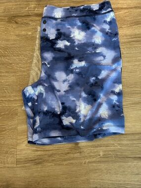 Koolaburra by Ugg Women’s Blue Tie-Dye Athletic Shorts
